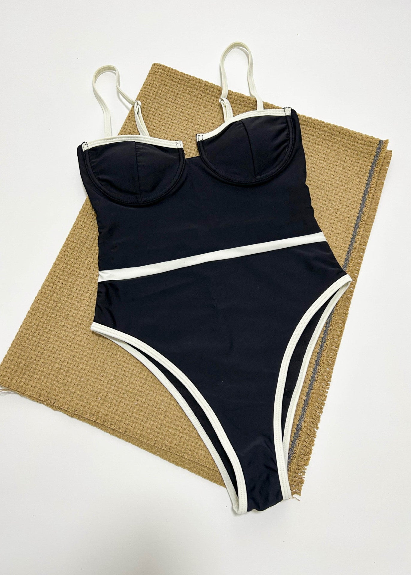 Clara - Contrast Trim One-Piece Swimsuit - Blacktats